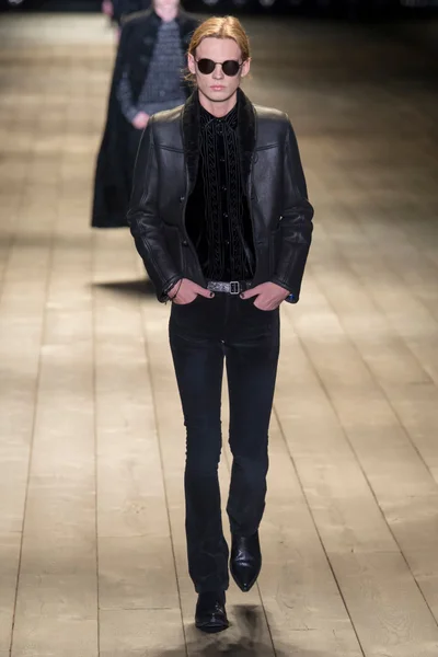 Look 37